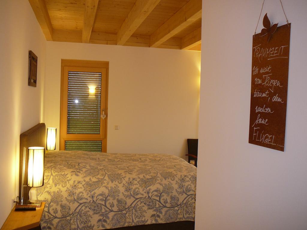 Rooster Bnb American Style Boutique Haus - Made With Love! Руст Екстериор снимка