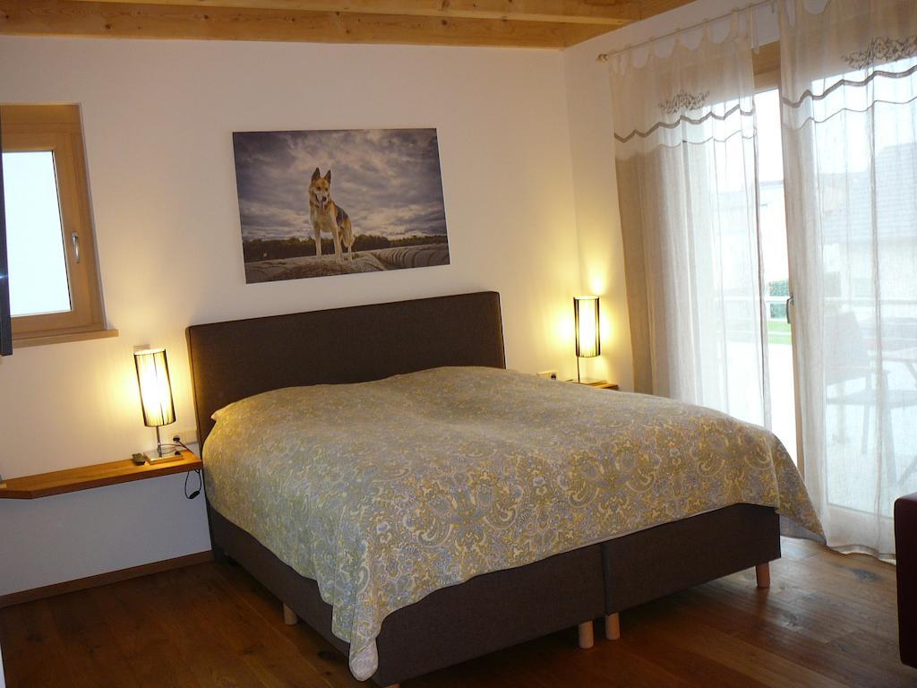 Rooster Bnb American Style Boutique Haus - Made With Love! Руст Стая снимка